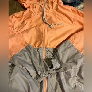 Columbia wind breaker